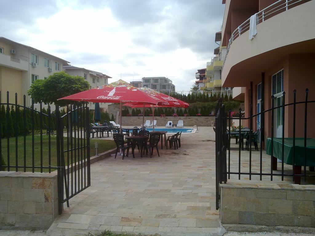 Femili Hotel Diveda Sveti Vlas Εξωτερικό φωτογραφία