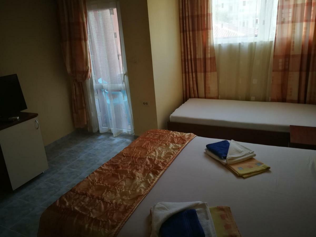 Femili Hotel Diveda Sveti Vlas Εξωτερικό φωτογραφία