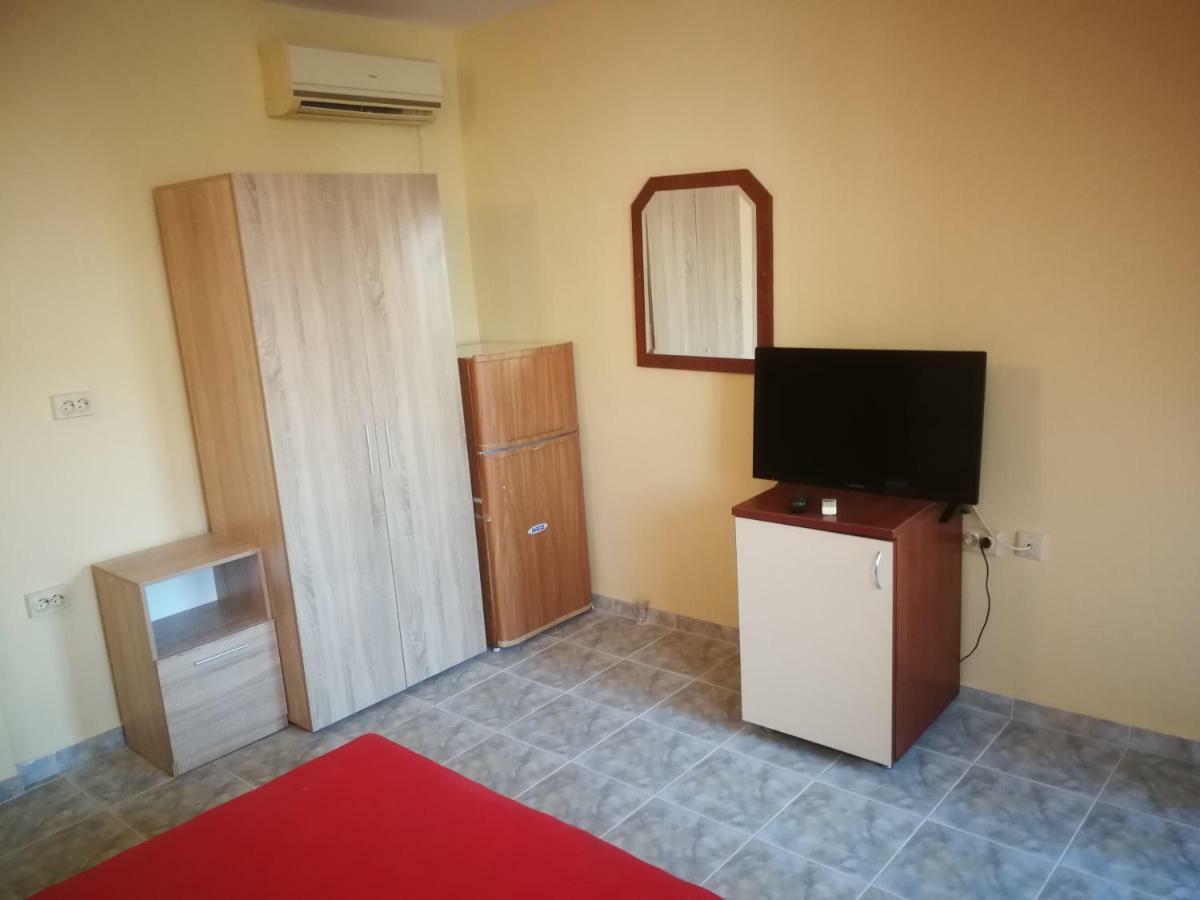 Femili Hotel Diveda Sveti Vlas Εξωτερικό φωτογραφία